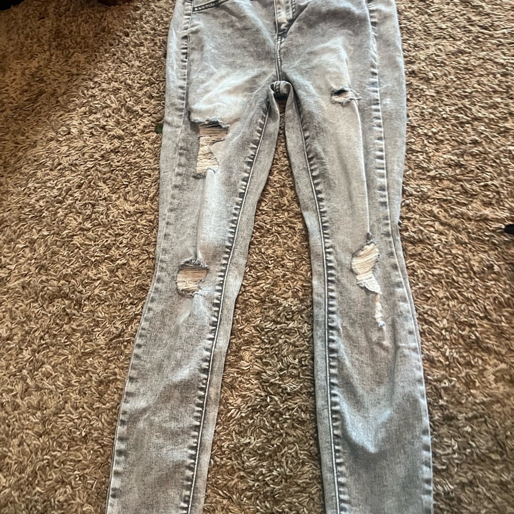 Stylish Gray Distressed Women's Jeans